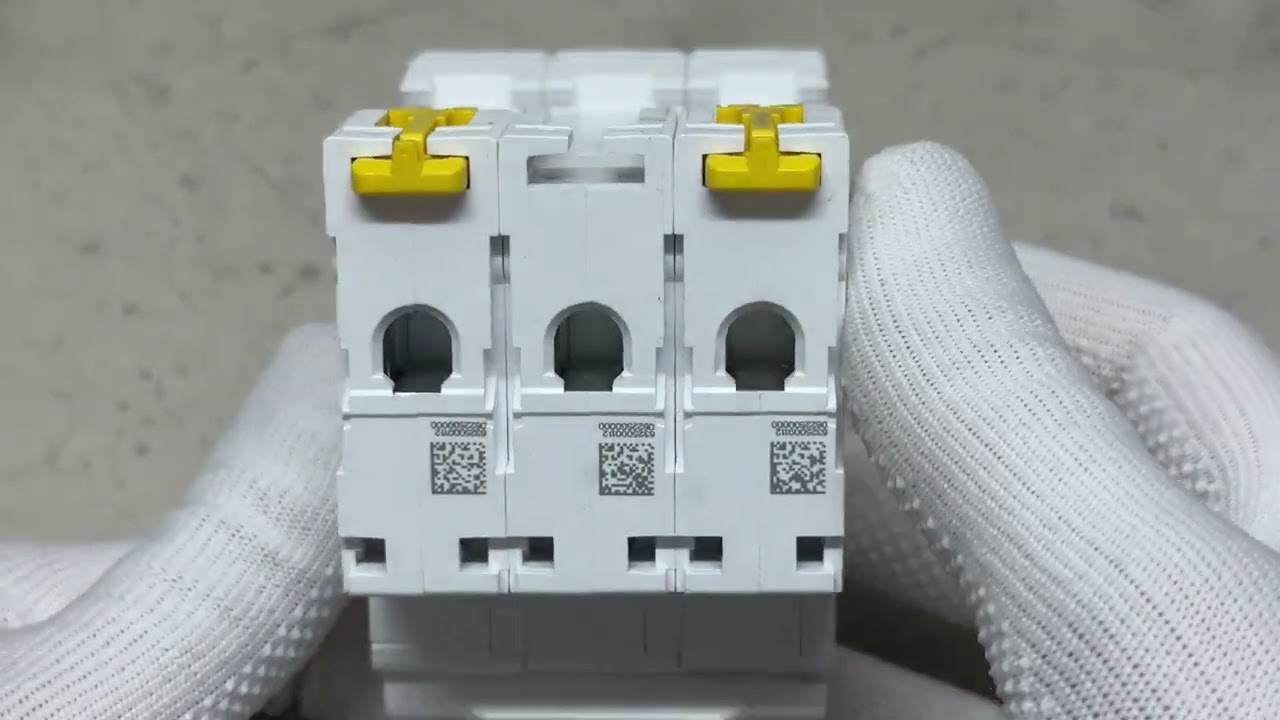 Автоматичний вимикач 3P 25А В Resi9 Schneider Electric R9F02325