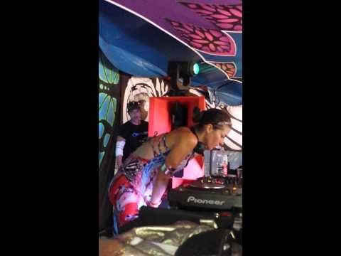 VuuV Festival 2015 Djane Aliye