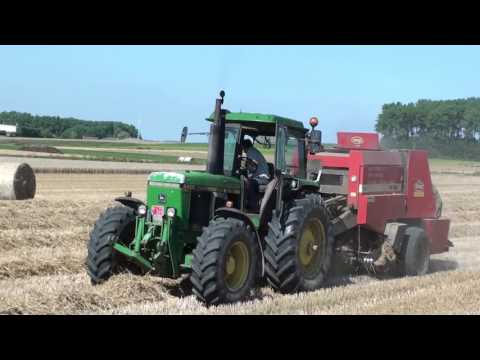 Landb. Vanhautryve - Velaines - stro persen - John Deere 4450 met Vicon MP 800
