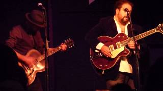 Seth Walker & Raul Malo "Back In My Arms Again"