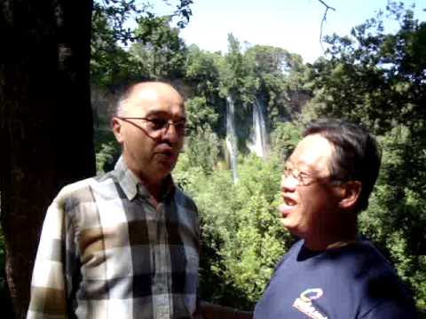 Tran Quang Hai & Gérard Bertin sing the Ode to Joy