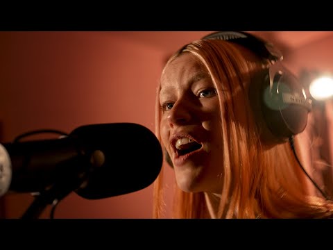 Wet Leg - Davina McCall on 6 Music