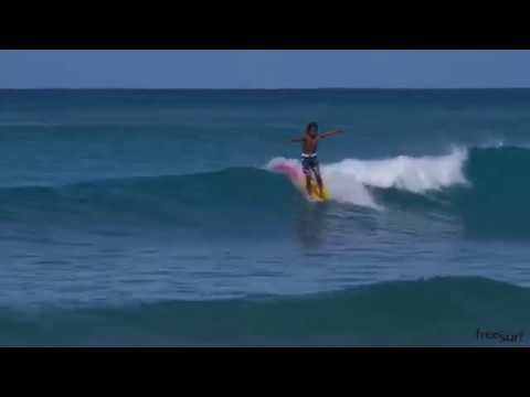 Longboard Segment / Michael Van Hohenstein Hanging Ten Toes in Waikiki - Freesurf Magazine