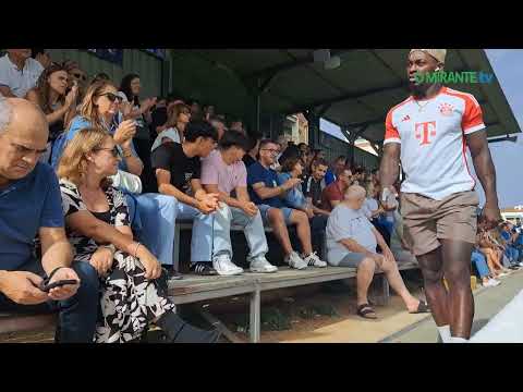 Casa cheia na apresentação da nova época da AD Carregado