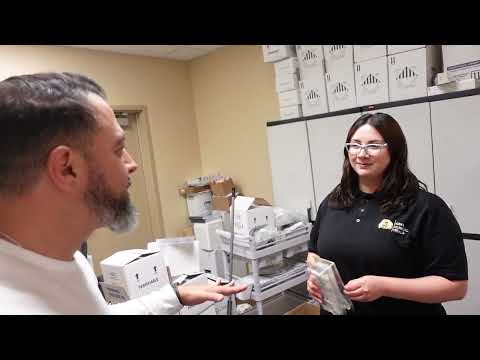 Coordenador de pesquisa clínica sobre a vida em um local pequeno versus centro médico acadêmico