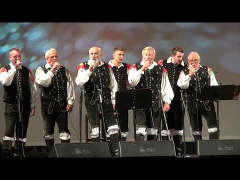 Ansambel Fantje z vseh vetrov in ans. Krimski lisjaki - Tri kamenčke sem spravil (v živo)