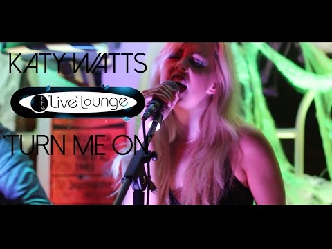 Katy Watts - Turn Me On (Live from The Lounge, St. Ives) - 1691