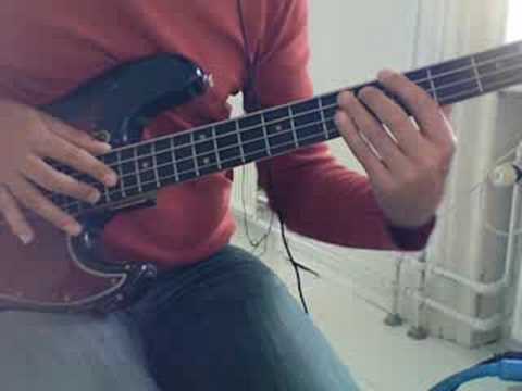 L144 Simple tapped bass chords