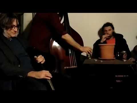 Nosequé Domingo y La Orquesta. 4' 33" de John Cage.