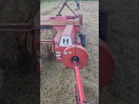 International 440 baler - Image 2