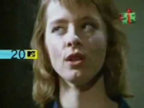 DNA feat. Suzanne Vega - Tom's Diner (1990) (MTV)