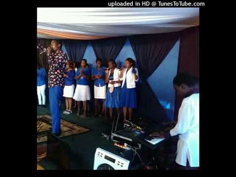 Minister T Madziwa -Handidi naye live🎹🎸 2021