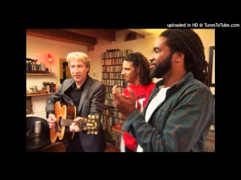 MC FIT & Ali B - Denk niet zwart wit remix [ALI B OP VOLLE TOEREN]