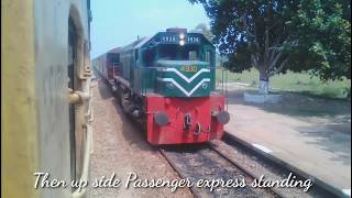 preview picture of video 'PAKISTAN RAILWAYS 353 UP WAITING FOR 138 DN ARRIVING AT PAKHOWAL BY ( NOOR MUHAMMAD MUGHAL).'