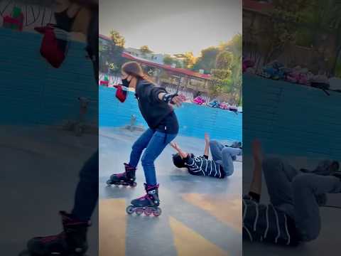 Last Pa gear gya😂🤣🤣#shortvideo #viralvideo #shortsyoutube #skating #shortsyoutube #action