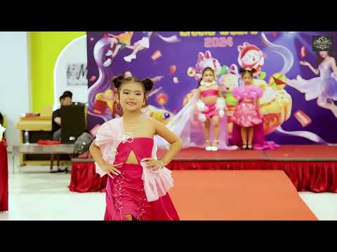 Catwalk 3 cô gái - SMNTG Xí Muội