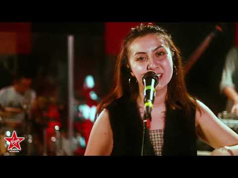 Ioana Milculescu ft. Max Konstant: Pentru că nimeni LIVE @SUNDAY CLUB