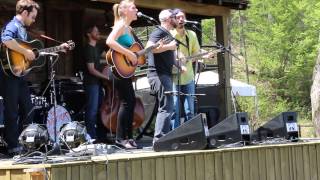 Travelin' On- Nora Jane Struthers and Party Line