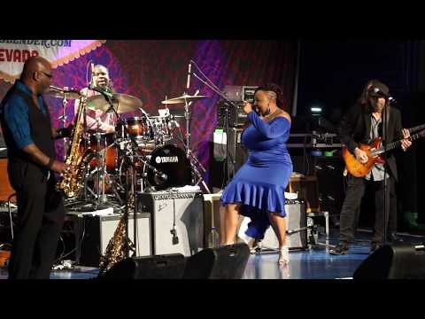 Annika Chambers Band: "I Just Want To Make Love To You" (Wille Dixon)@ Big Blues Bender 2018