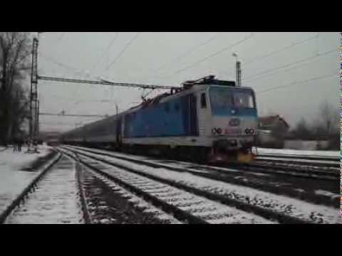 Odjezd vlaku R 610 Karlex (ČD 363.117) - Klášterec nad Ohří, 22. 2. 2013