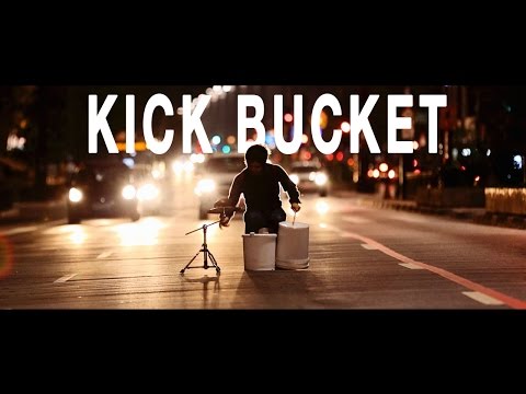 CHUTANDO O BALDE · Kick Bucket
