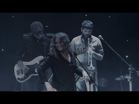 Ελένη Τσαλιγοπούλου & Bogaz Musique - Παραμιλητό (Πειραιώς 131)