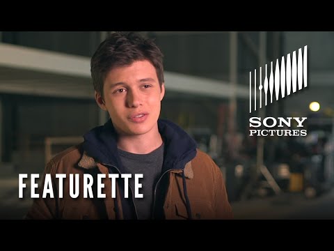 The 5th Wave (Featurette 'Meet Zombie')