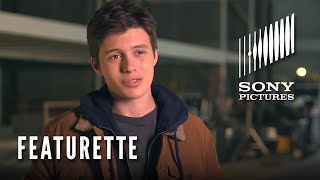 The 5th Wave Featurette: Meet Zombie