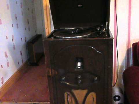 Down By The Old Front Gate,sung by Randolph Sutton 1888-1969.