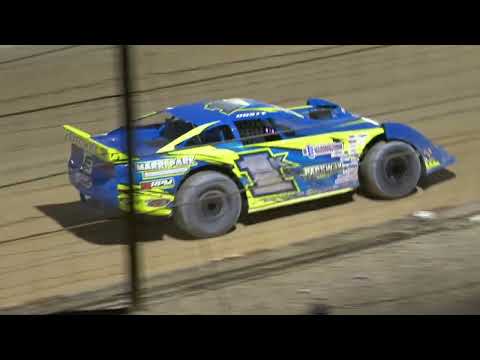 V8 Super Sedans Feature