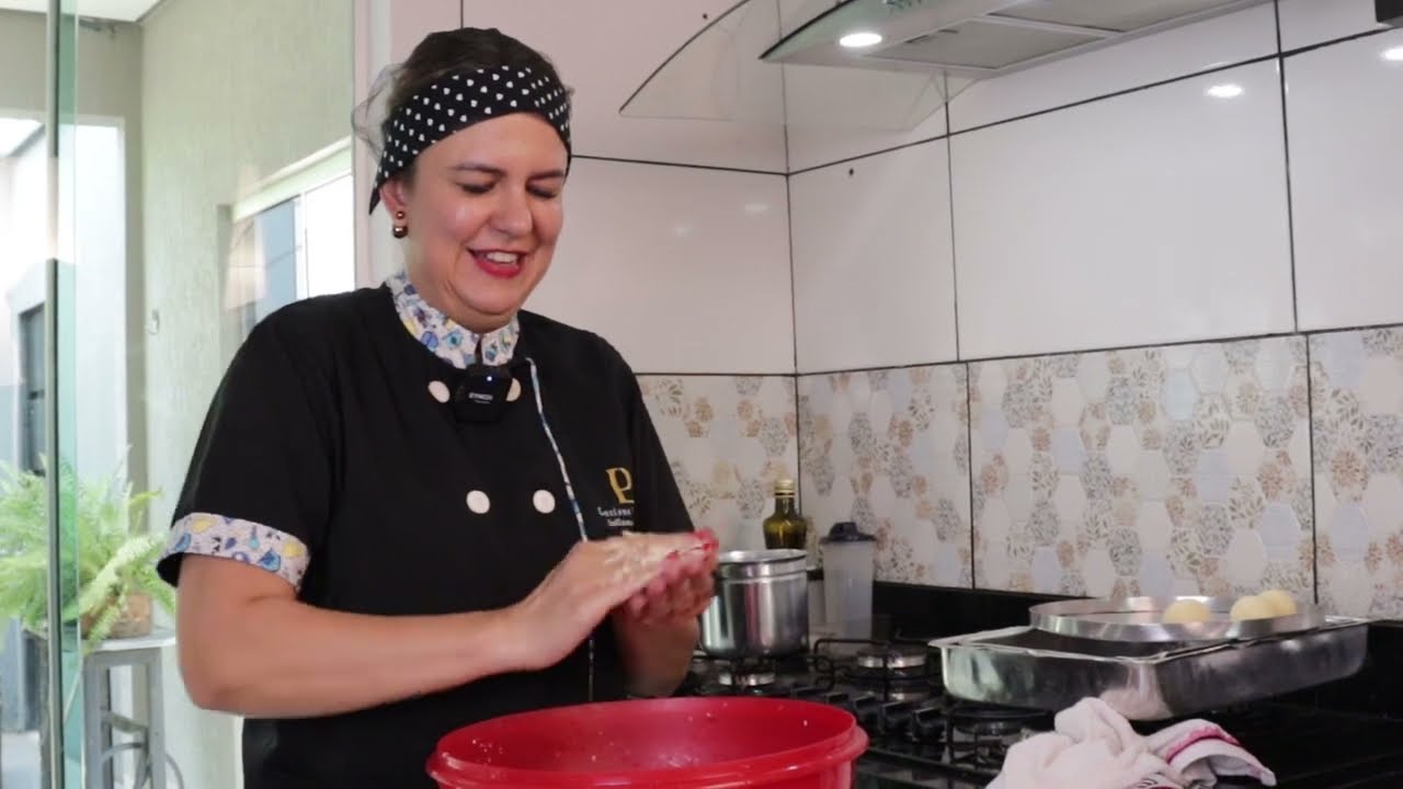 O MELHOR PÃO DE QUEIJO MINEIRO - LUCIANA PRUDENTE (FT.BONECO BENÉ)