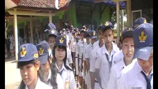 preview picture of video 'Upacara Adat Pelepalsan kelas IX SMP Negeri 1 Kedungreja .avi'