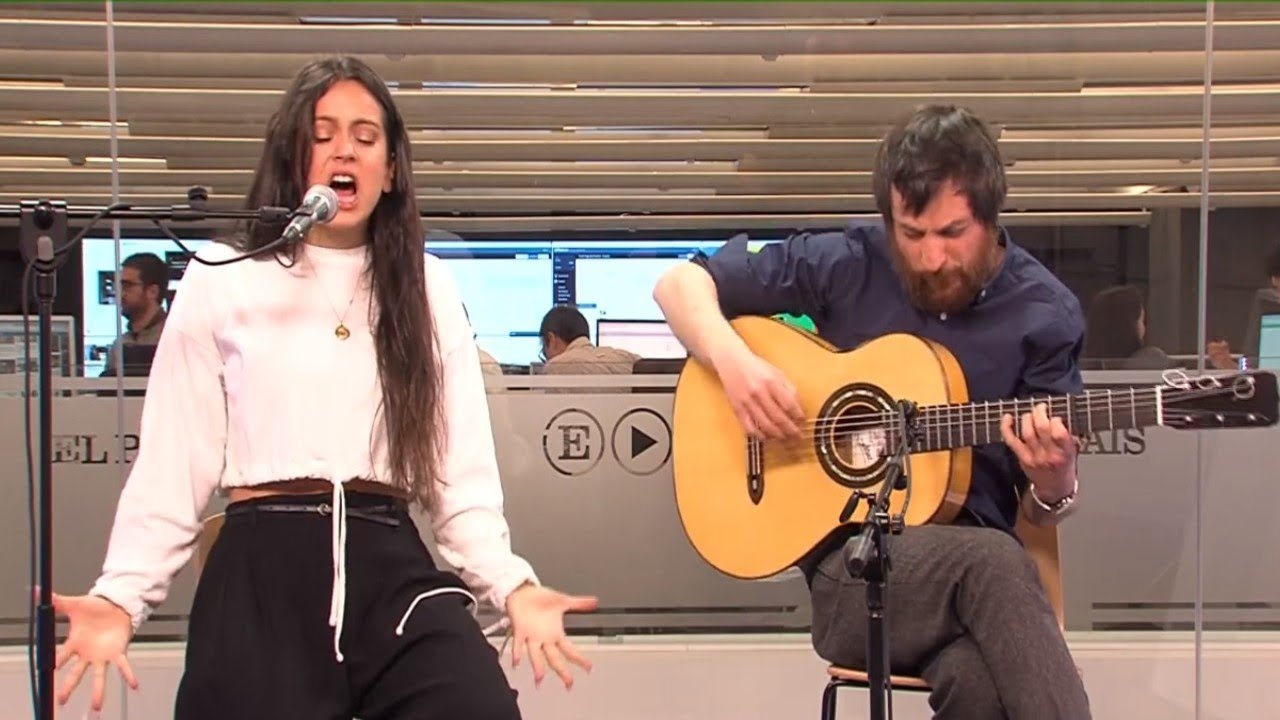 Acústico + entrevista de Rosalía y Raül Refree en "El País" (2017)