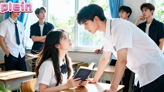 Fille naïve forcée à épouser un chien, sa mère riche intervient et gifle la belle-mère !