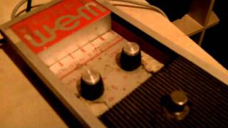 Video thumbnail for 1966/67 WEM Rush Pep Box Silicon Fuzz by ghosteffectspedals