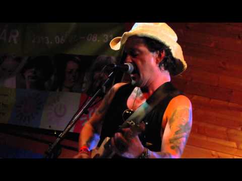 Jockey Full Of Bourbon (Tom Waits cover) * Ian Siegal / KOBUCI