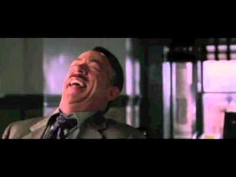 DE SKRATTAR FÖR HEJ