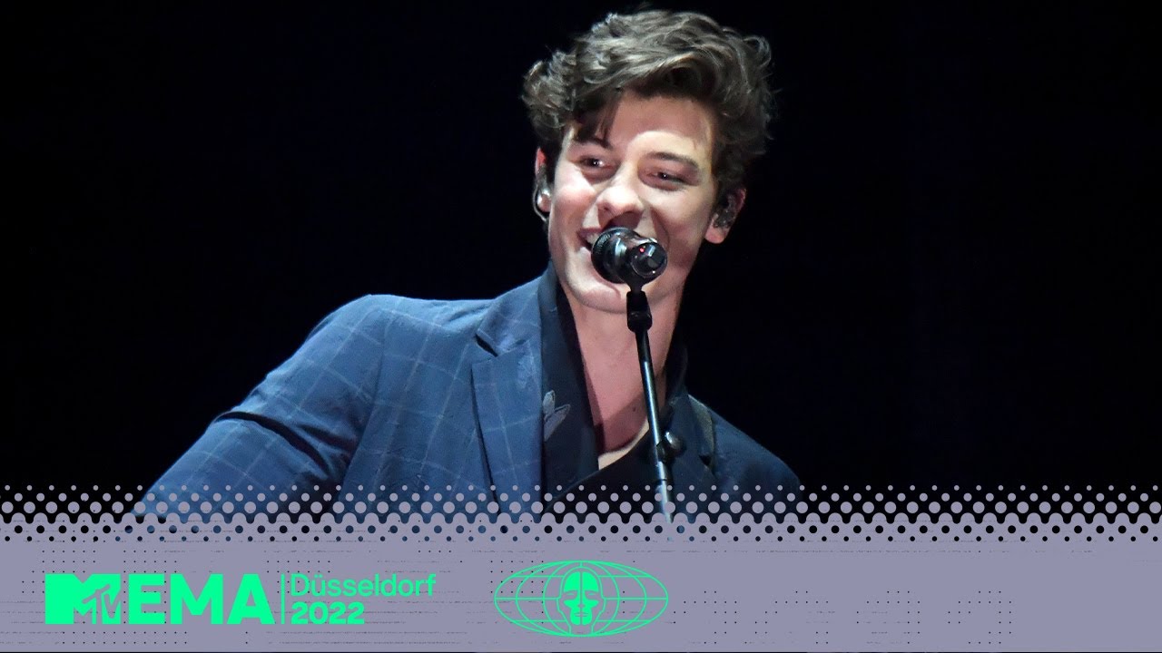 Shawn Mendes Performs 'There's Nothing Holdin' Me Back' | MTV EMAs 2017 | Live Performance