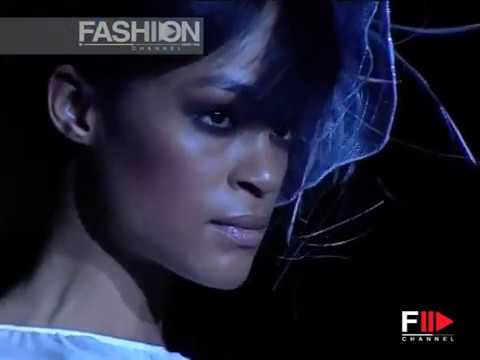 "Isabel Zapardiez" Cibeles Madrid Novias 2009 1 of 4 by FashionChannel