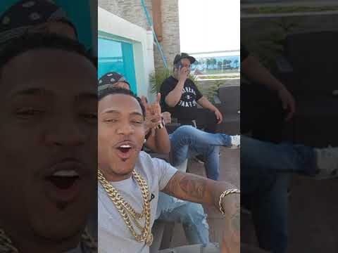 Toxic Crow, Arcángel , la insuperable y CromoX curandose con el lápiz