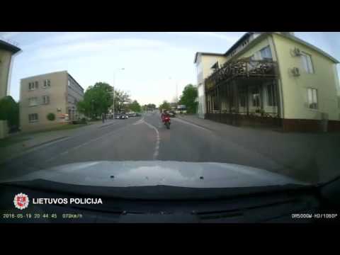 SHOCKING: crazy biker chase ends up with a crash into police roadblock [police dashcam]