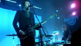 Peter Bjorn and John - Lay It Down