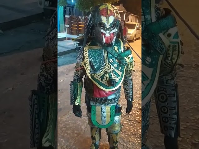 Vídeo relacionado con DAZZTIME Disfraz de ladrón, disfraz de ladrón de banco, disfraz para adultos, juego de disfraz de depredador para adultos, camiseta, gorro, guantes, para carnaval, carnaval, fiesta temática
