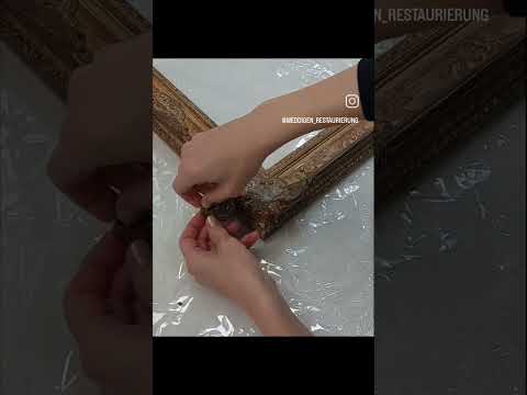 Restaurierung eines Zierrahmen. Ergänzung von abgebrochenen Ornamenten.