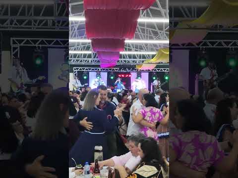 grande baile no CTG 20 de setembro em Curitiba com o grupo som do Sul