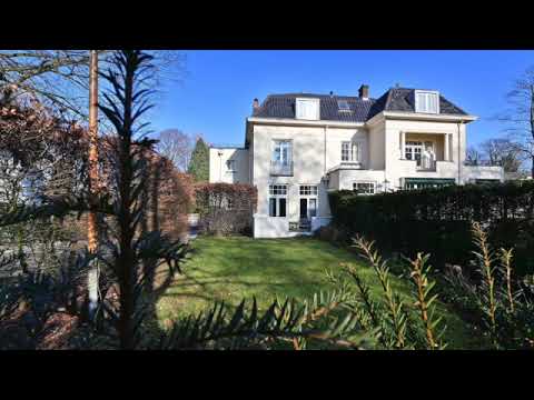 Elle van Rijn mega mansion in 't Gooi