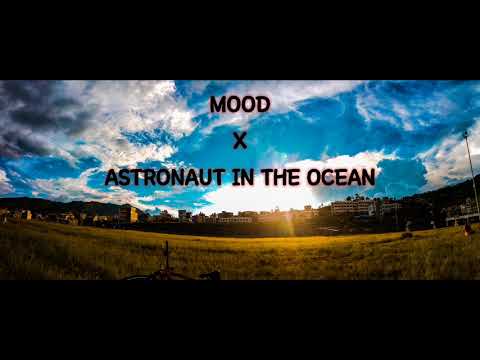 MOOD X ASTRONAUT IN THE OCEAN