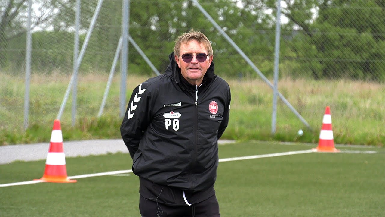 Læs nyheden "75-årig er træner for U19 Drenge" 75-årig er træner for U19 Drenge