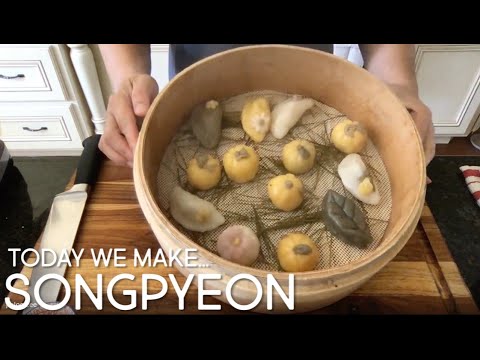 How to make traditional songpyeon for Korean Chuseok - rice cakes for the harvest festival