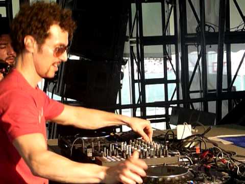 Ultra Music Festival 2010 - Josh Wink playing HCCR's "Phuture" Joris Voorn Remix